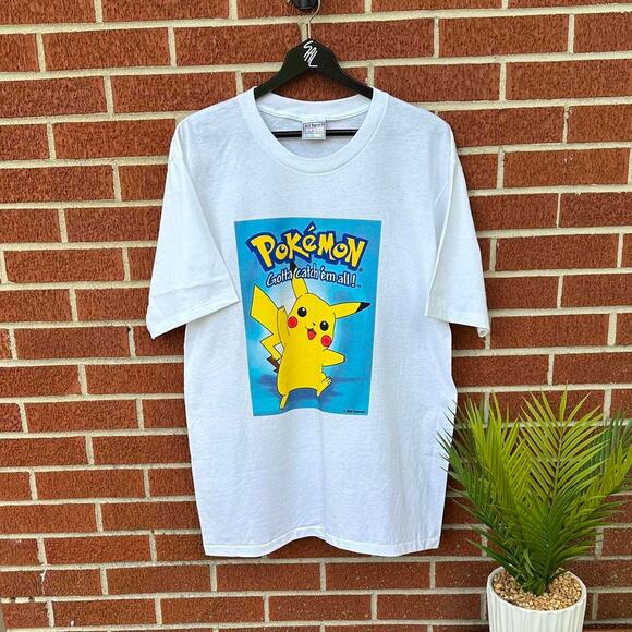 Super rare vintage pokemon gotta catch em all big pikachu graphic promo shirt